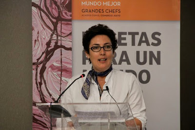 MONSERRAT DOMÍNGUEZ EN LA PRESENTACIÓN LIBRO RECETAS APARA UN MUNDO MEJOR. BLOG ESTEBAN CAPDEVILA