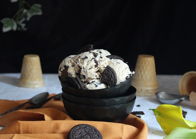 Παγωτό καραμέλα με γιαούρτι και μπισκότα Oreo