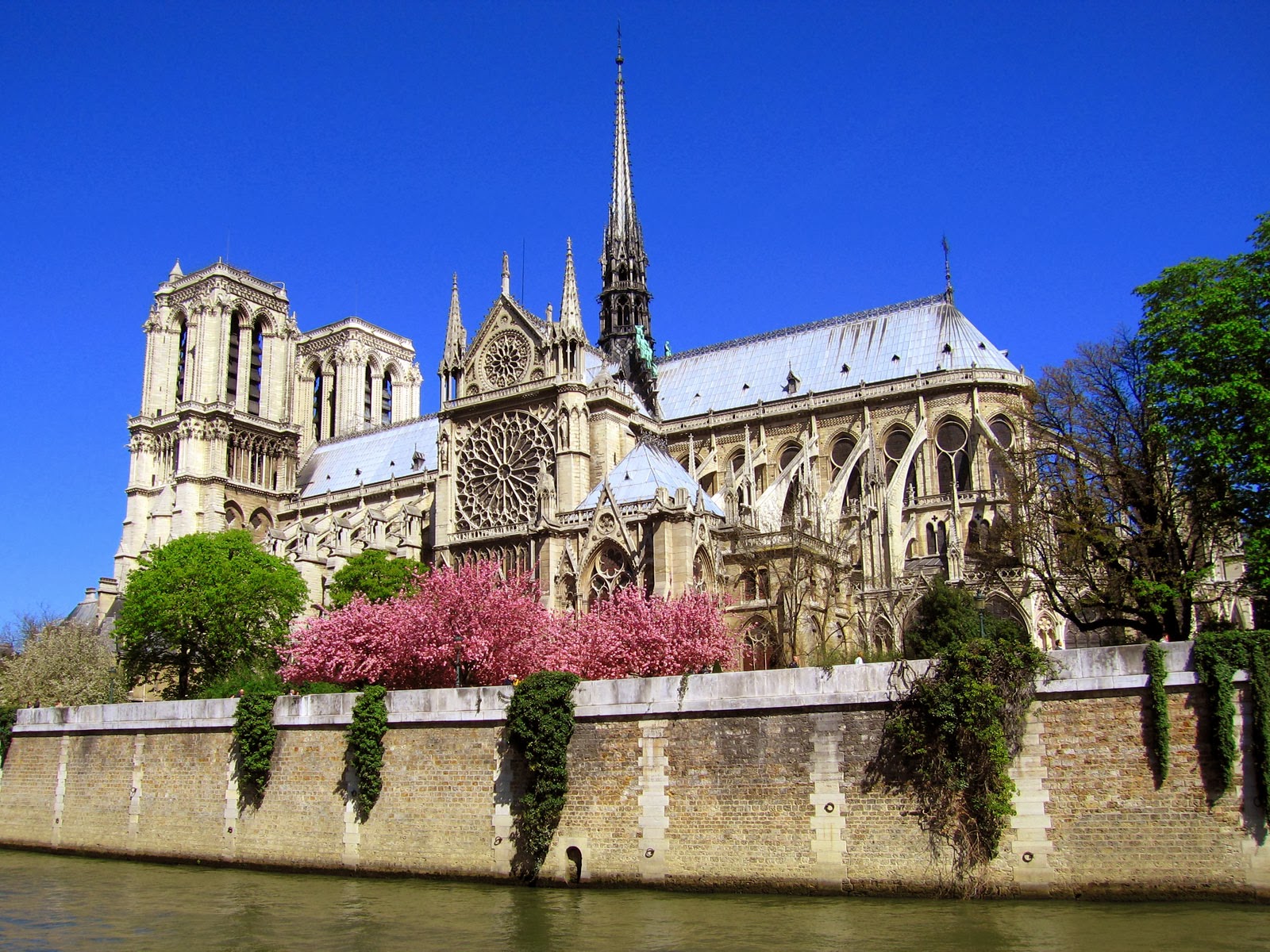 Notre Dame, Paris - Tourist Destinations