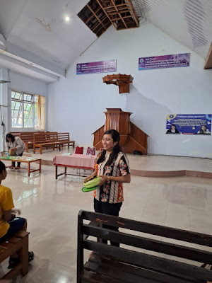 PkM Edukasi Pentingnya Konsumsi Tablet Tambah Darah (Fe) dan Pelatihan Gizi Seimbang Pada Remaja Putri Untuk Pencegahan Stunting Sejak Dini di Jemaat Palungan Kasih Riang Tawiri