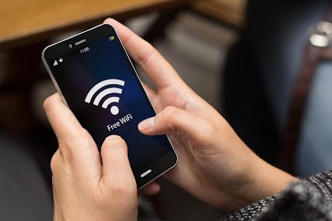 Pemahaman Dasar Teknologi Komunikasi Nirkabel WiFi, Telepon Seluler, dan RFID