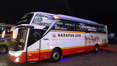 Foto Bus Harapan Jaya 579