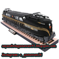 Papercraft GG1-type Electric Locomotive