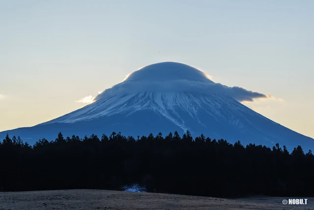 笠雲かかる富士山～朝霧高原