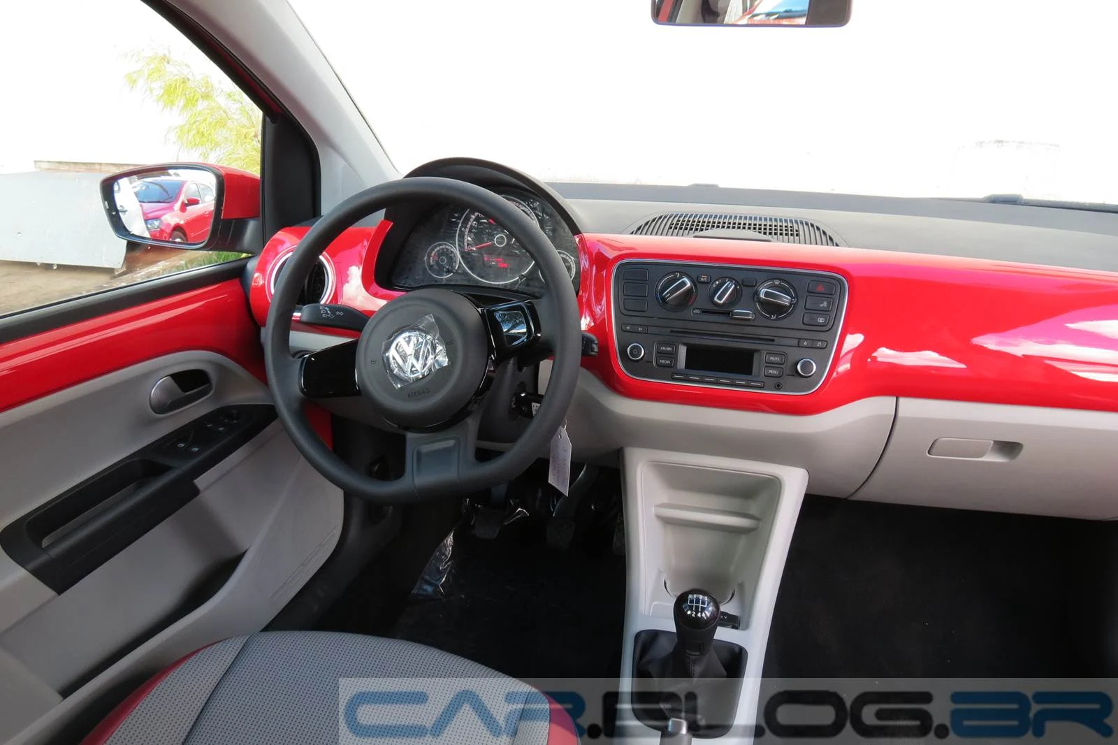 Volkswagen up! - interior - versão High-up!