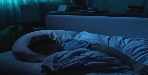 Contoh Tidur Dalam Kondisi Gelap