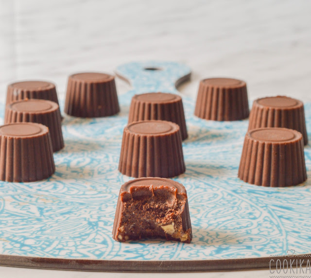 Vegan mini chocolates with almonds