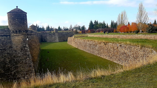 jaca-navarra-olite-foz-de-lumbier-arbayun-nacedero-urrederra-mendukilo-nens-niños