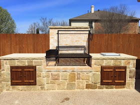 Outdoor kitchen with Argentine Grill Kit in Texas