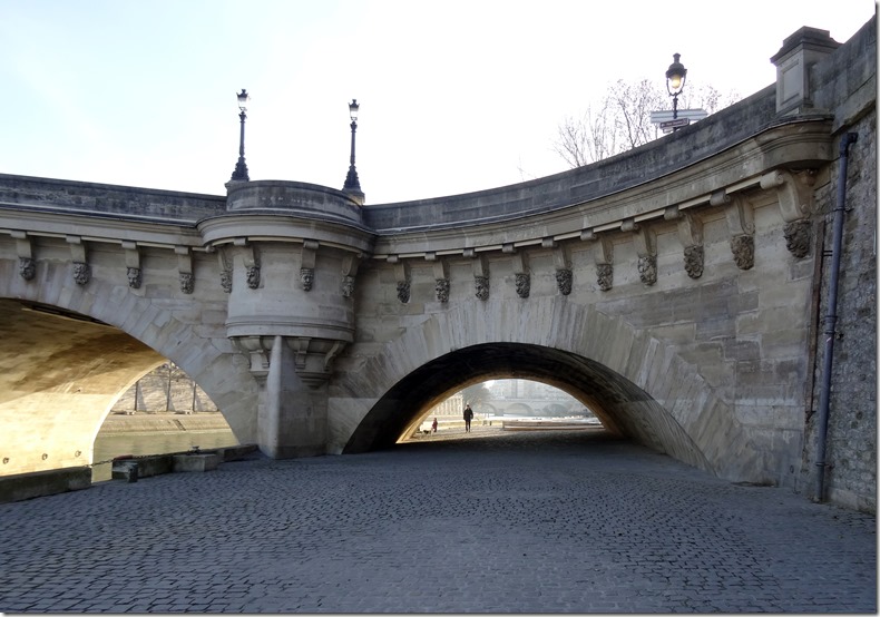 paris 2016 pont neuf at noon 121416 00000