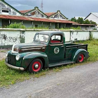 Truk Klasik Simpenan Mbah Uyut