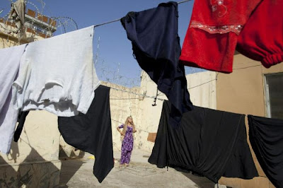 Life Inside a Women's  Prison in Afghanistan Seen On lolpicturegallery.blogspot.com