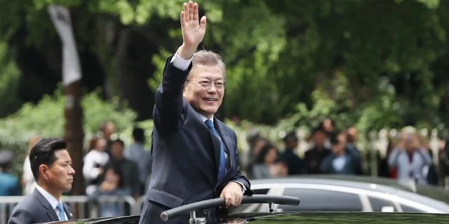 Image Attribute: South Korean President Moon Jae-in waves as he leaves the National Cemetery after inaugural ceremony in Seoul, South Korea, May 10, 2017.Yonhap via REUTERS