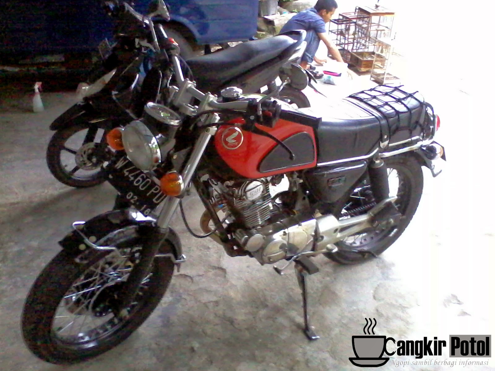 Modifikasi Honda Dream 305 Cangkir Potol