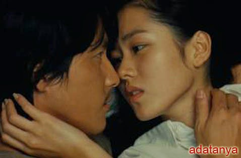 10 Film Romantis Terbaik Korea Selatan  Ada Tanya