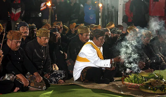 dukun tengger bromo