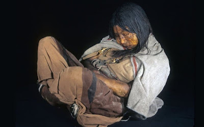 Remains of a girl who had been sacrificed in Argentina aprox 500 years ago