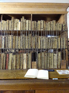 Shelves and lectern desk in the Hereford Cathedral Chained Library