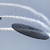 Gigantesco UFO quase colide com um jato acrobático em show aéreo no Chile (Registro)