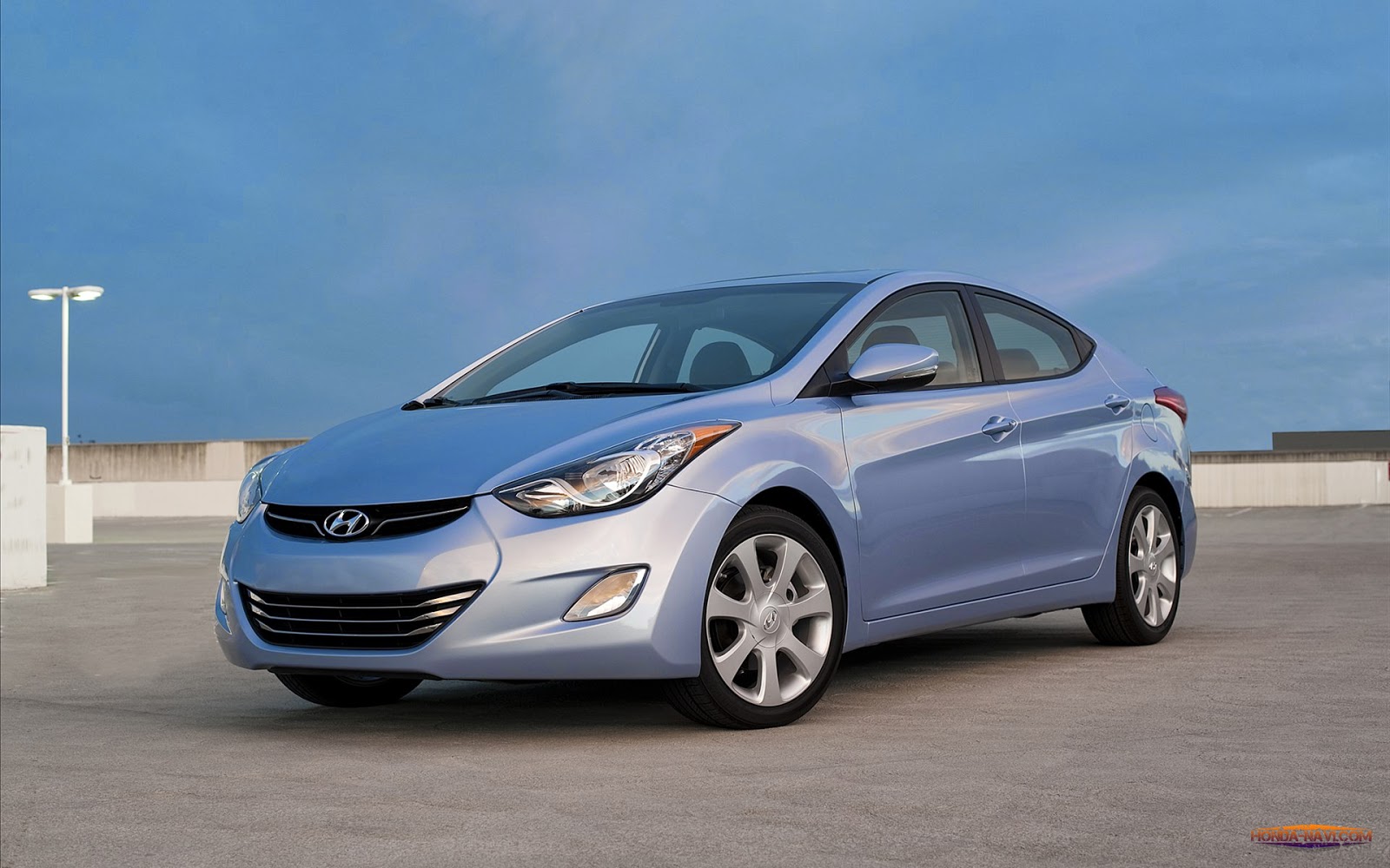 http://www.crazywallpapers.in/2014/03/hyundai-elantra-hd-pictures.html