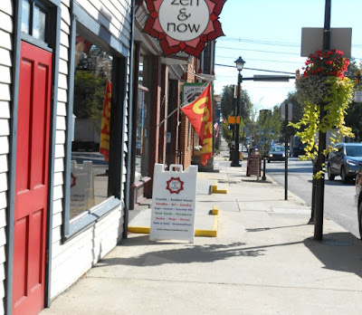 Shopping in Downtown Gettysburg Pennsylvania 