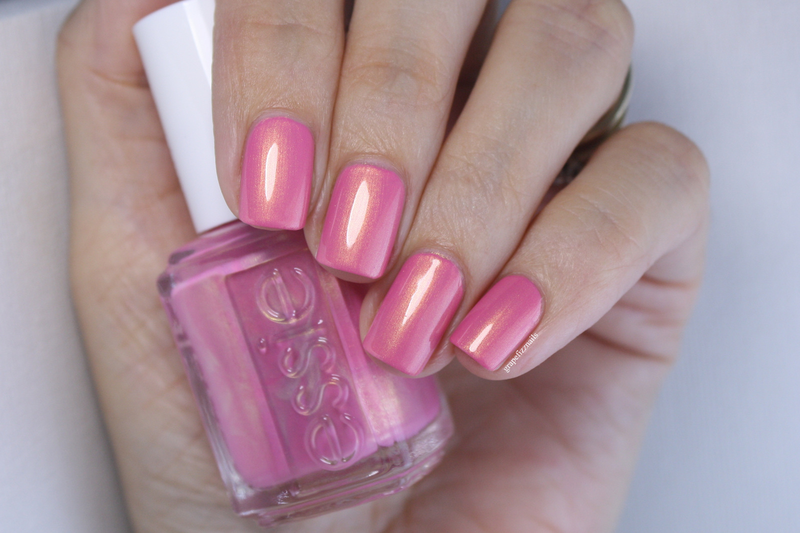 Grape Fizz Nails: Essie One Way for One Swatch and Review