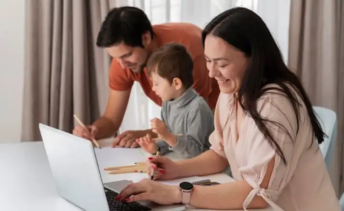 Tips Cerdas Membagi Waktu untuk Bekerja dan Mengasuh Anak