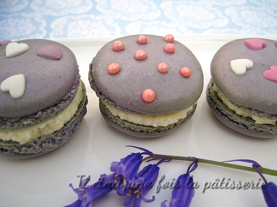 macarons à fleur de violette avec meringue italienne