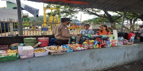 Bhabinkamtibmas Polsek KSKP Merak Polres Cilegon Laksanakan Sambang dan Patroli Dialogis 