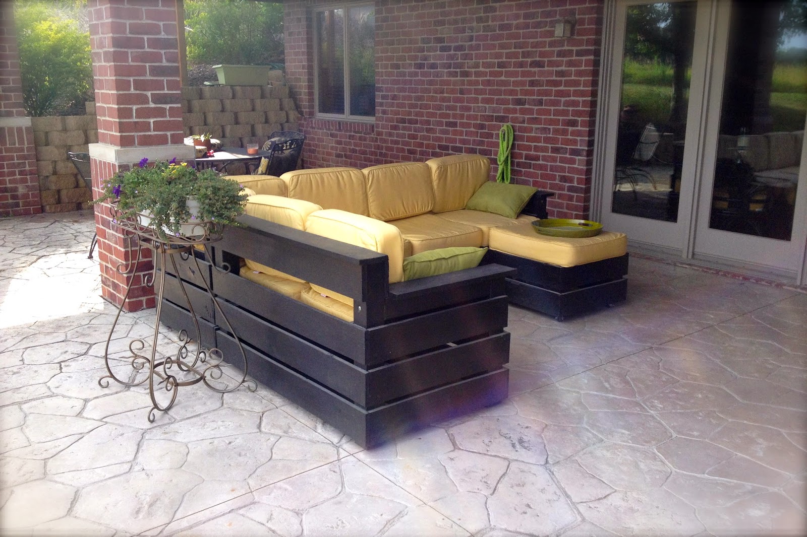 DIY Why Spend More: DIY Outdoor Sectional