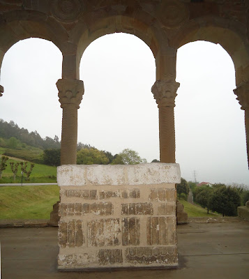 Ara de San Miguel de Lillo SANTA MARÍA DEL NARANCO PRERROMÁNICO EN ASTURIAS ROMÁNICO EN EL CAMINO DEL SALVADOR 