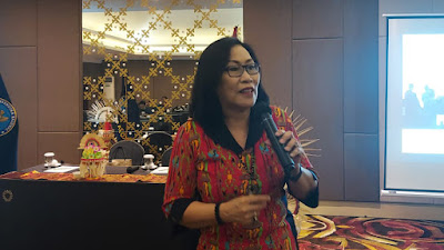 BNN Kota Denpasar, Santy Sastra Sampaikan Materi Public Speaking Kepada Kader Desa Peduli AIDS dan Narkoba (KDPAN)