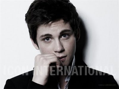 Logan lerman My favorite actor he is the best one 