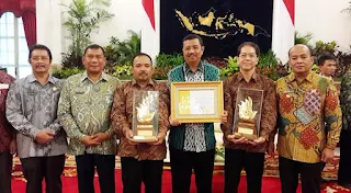 Penghargaan Paramakarya Dari Presiden