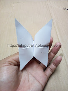 Bentuk origami kupu-kupu