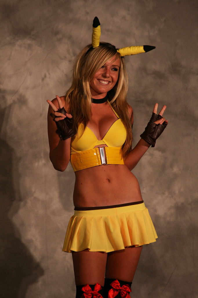 jessica nigri sexy pikachu cosplay 04