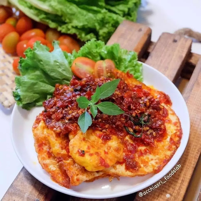 Masakan ceplok telur balado wangi kemangi