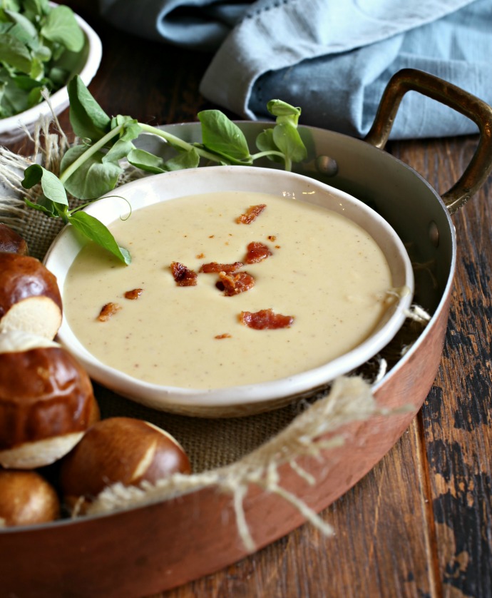 Recipe for a cheese dip made with smoked Gouda, garlic, Worcestershire sauce and mustard.