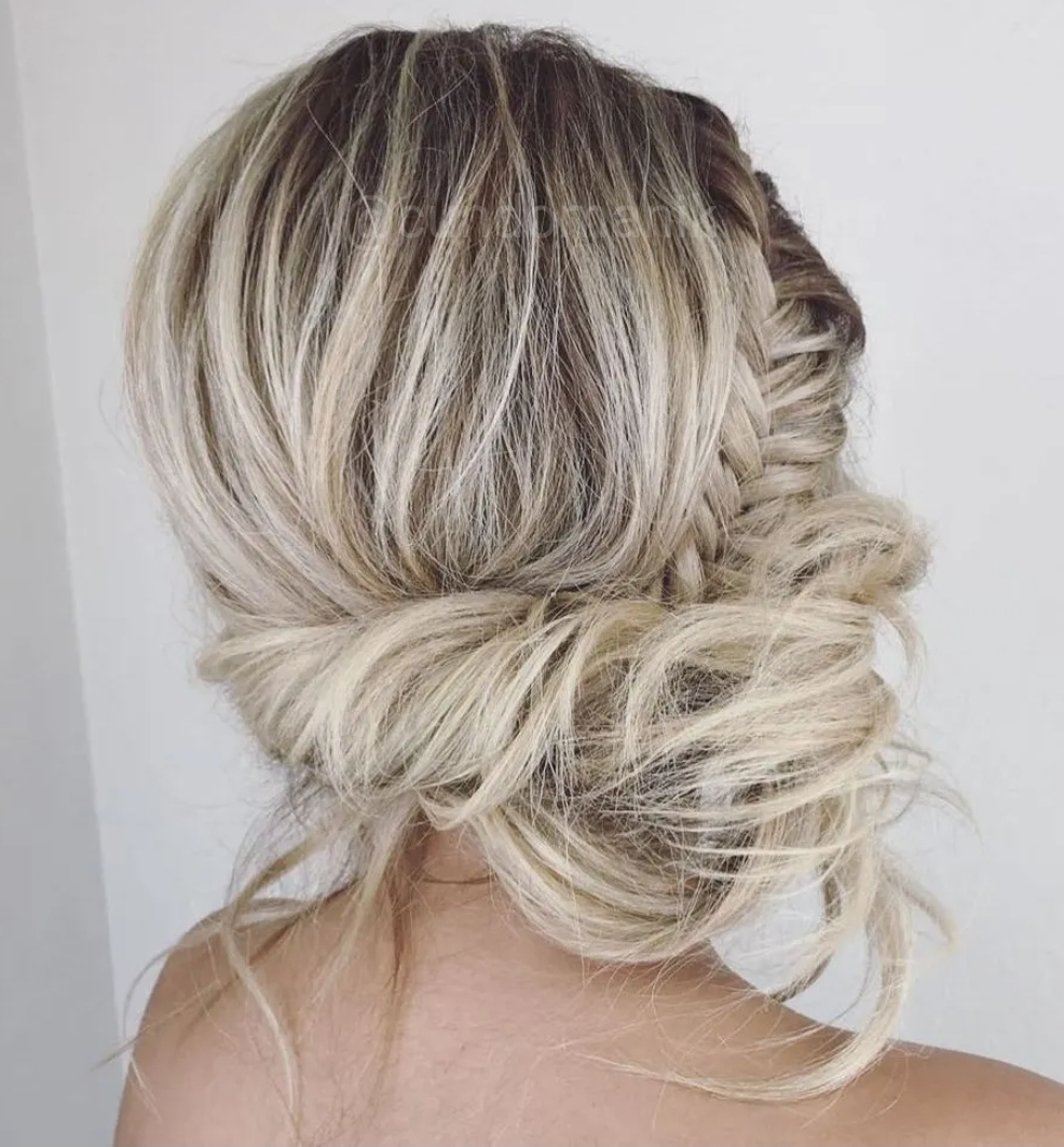 Trendy Updos For Medium-Length Hair You Can Try in 2022, All kinds of women's hair curls