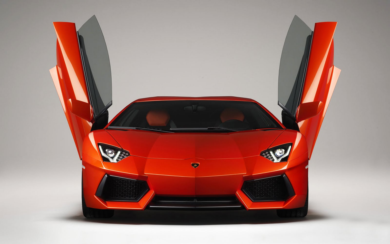 Lamborghini Aventador HD Wallpaper