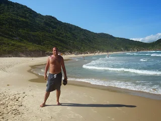 Ariel el playa desierta de Brasil
