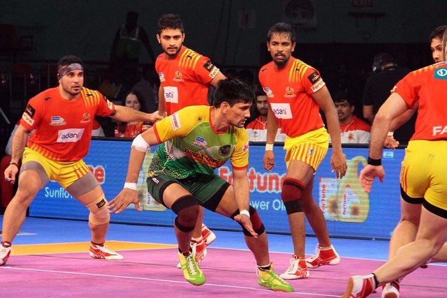 Pro kabaddi 2017 updates | Gujarat Fortune Gaints vs Patna Pirates review