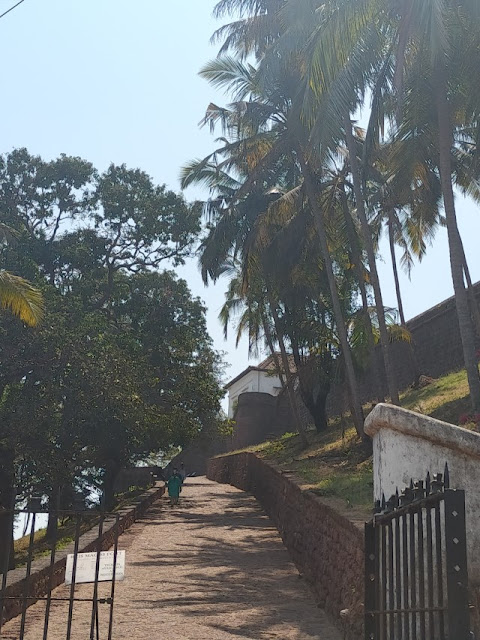 Reis Magos Fort - Climb to reach Entrance