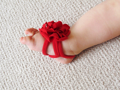 DIY and free sewing pattern: Barefoot baby sandals