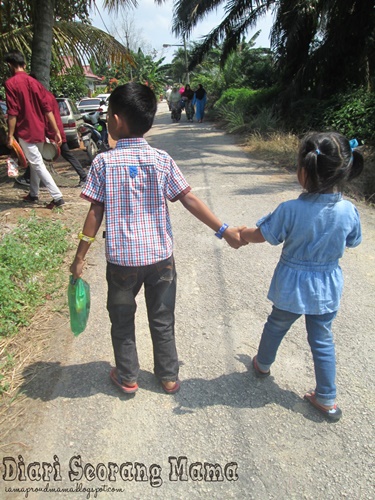 Afif Jumpa Tapak Kaki Dinosaur!