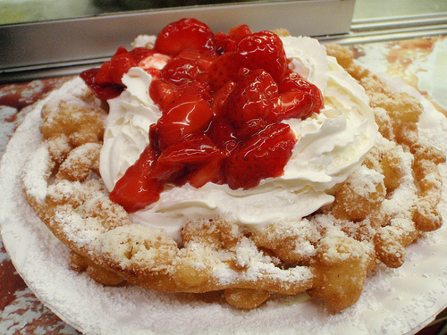 ... Famous Food Kitchen and Funnel Cakes Parkway Gatlinburg Tennessee