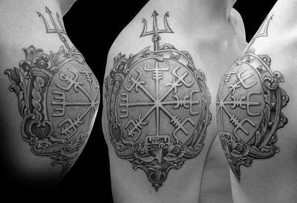 tatuaje de vegvisir vikingo