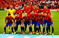 SELECCIÓN DE ESPAÑA - Temporada 2015-16 - De Gea, Sergio Ramos, Piqué, Busquets y Morata; Silva, Cesc, Iniesta, Juanfran, Nolito y Jordi Alba - ESPAÑA 1 (Piqué) REPÚBLICA CHECA 0 - 13/06/2016 - Eurocopa de Francia, Grupo D - Toulouse, Francia, Stade de Toulouse - Alineación: David De Gea; Juanfran, Piqué, Sergio Ramos, Jordi Alba; Busquets; Silva, Cesc Fábregas (Thiago Alcántara 69'), Iniesta, Nolito (Pedro 81'); Morata (Aduriz 61')