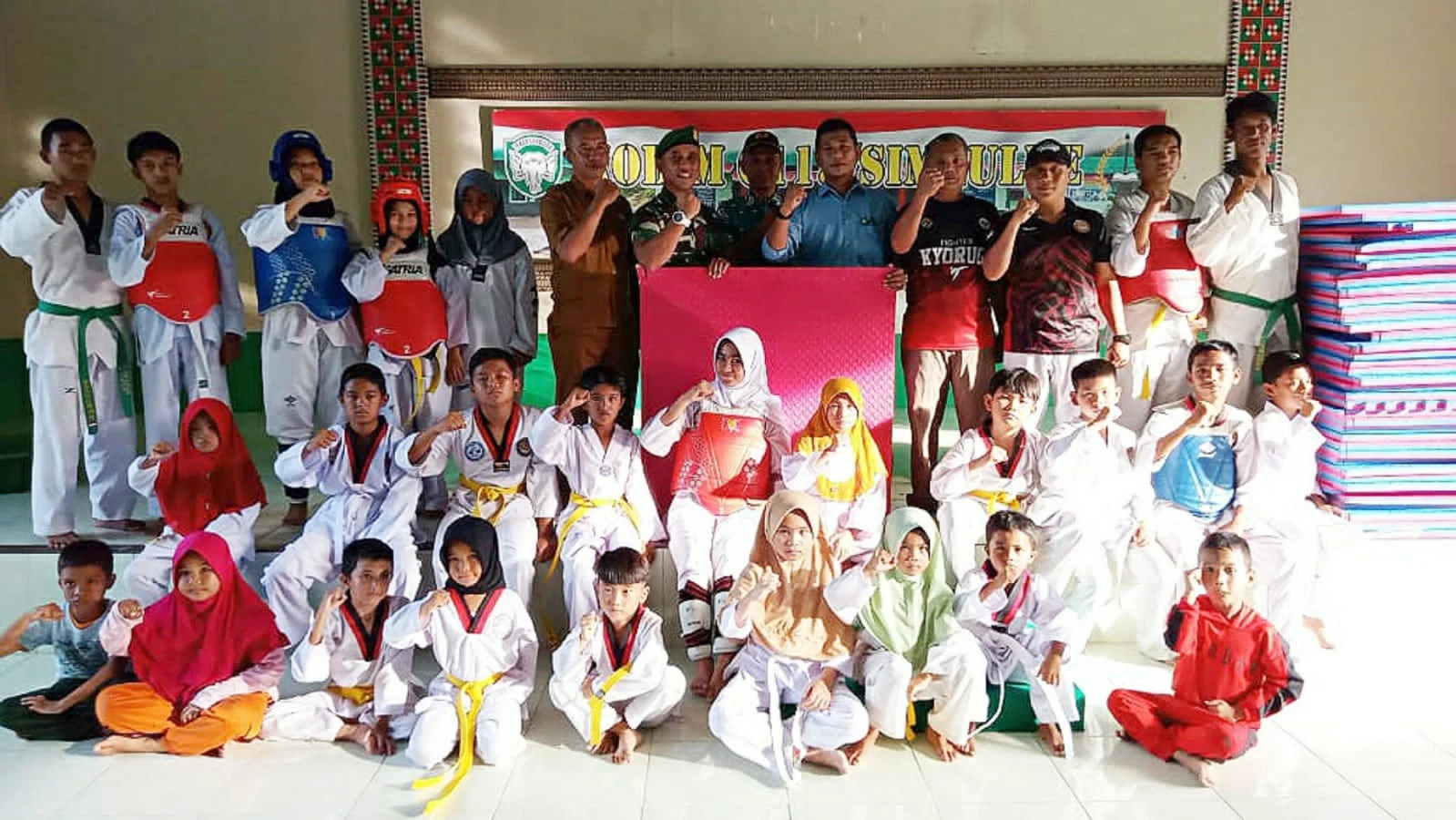 Dandim 0115 Simeulue Resmi Membuka Tempat Latihan Taekwondo Baru dan Penyerahan Matras Untuk Atlit Simeulue