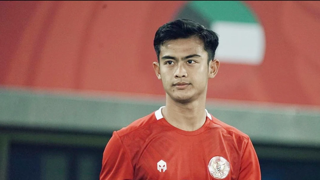 Pratama Arhan Alif Rifai adalah nama lengkap dari pemain muda berbakat ini. Lahir pada tanggal 21 Desember 2001 di Blora, Indonesia.